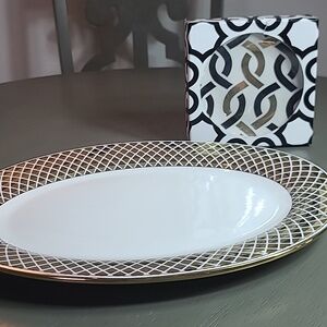 Ciroa Luxe Gold Porcelain Platter with 4 Metallic Accent Plates